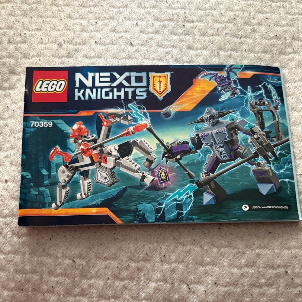 LEGO Nexo Knights Lightning Battle Set instructions